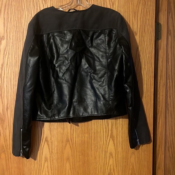 Cropped jacket - Picture 2 of 4